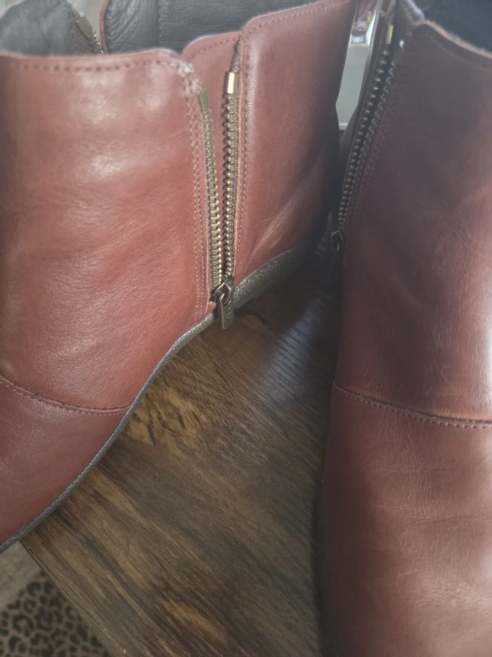Naot smooth chestnut